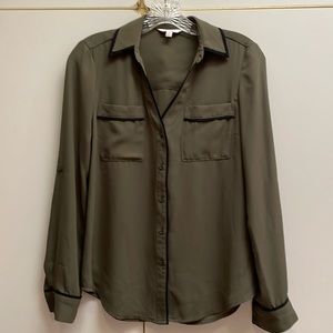 Candie’s georgette blouse with tab sleeves size XS